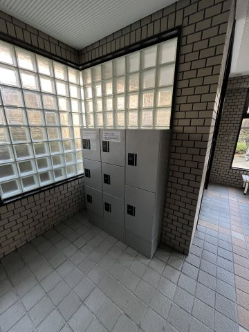 嬉しい宅配ボックス付