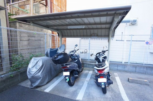 【バイク置場】
