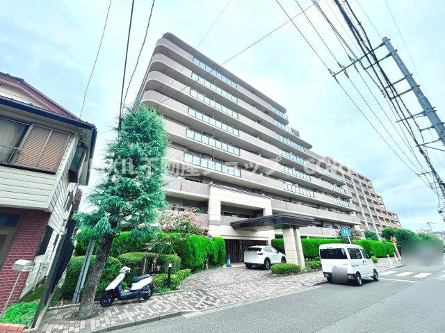 小学校が近く、子育て環境良好な立地になります。小さなお子様がいる方には、安心な住環境です。