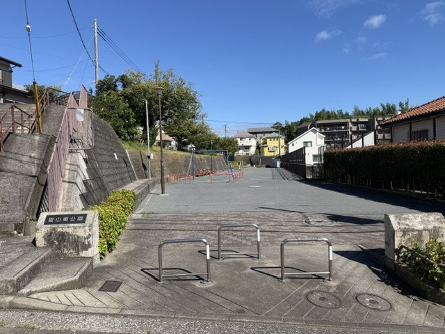夏山東公園まで約30ｍです