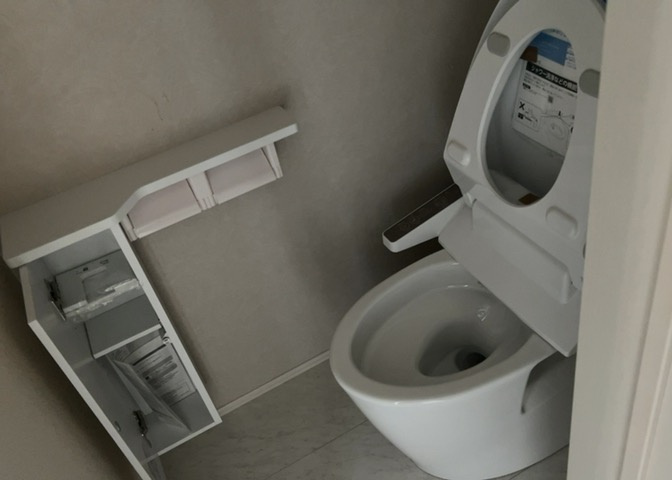 トイレは大きさや形、機能、抗菌性などが異なる多種多彩なタイプが各メーカーから出ています。それぞれに良さがあるため、事前にどういったタイプのトイレがいいのかをご家庭内で決めて、内見に行くといいでしょう。