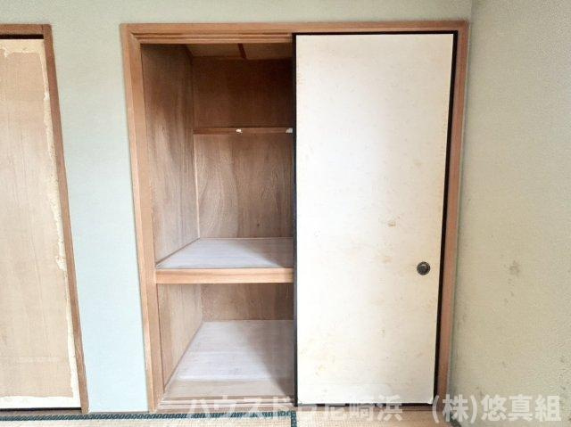 ■2階和室　押入収納