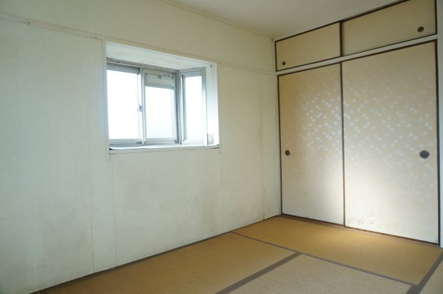 南側和室約6帖です