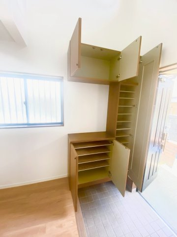 システムキッチンになります♪　L字型でお料理しやすい♪新規交換済みです♪