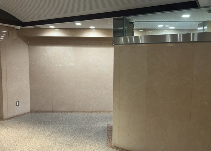 マンションのエントランスには、もともと風よけや防犯の役割がありますが、マンションによって宅配ボックスなどの設備が備わっている所もあります。日々の生活をイメージしながら生活しやすさをチェックしましょう。