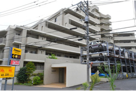 調布市上石原の中古マンションの外観