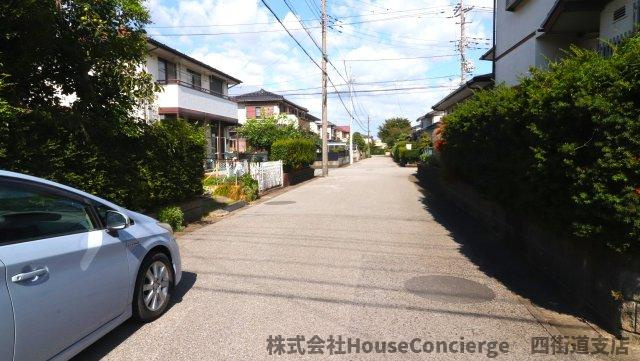 生活動線も快適に。ゆったり前面道路
