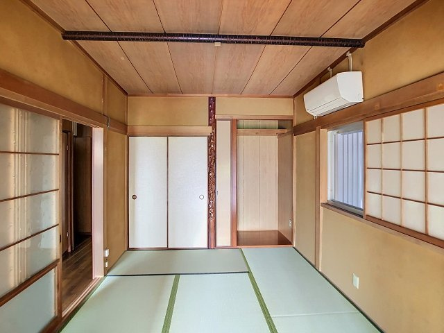 1階和室です。　収納が付いています！