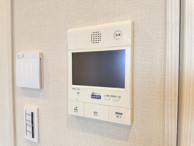 TVモニター付インターホンのため訪問者がひと目で分かります　　