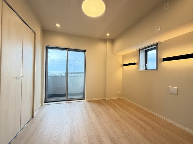 クローゼットがあり収納量も豊富です　