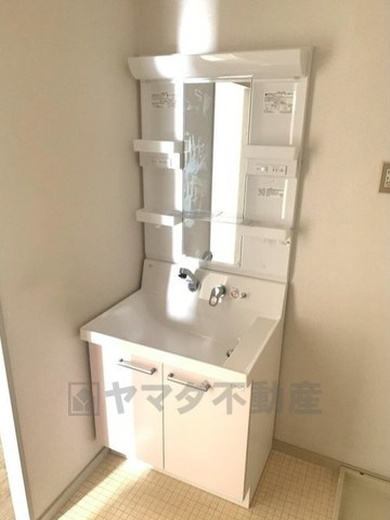 収納付き洗面台の為スッキリお使い頂けます。