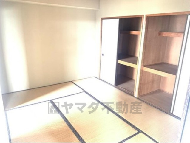 収納付きなので、片付いた空間を維持することができます。