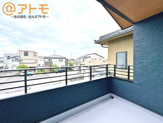 陽当りの良いバルコニーはお洗濯物はもちろんお布団もふかふかになります♪