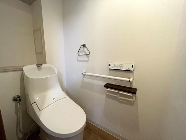 【アクアパークシティ岸和田南２番館　中古マンションのトイレ】