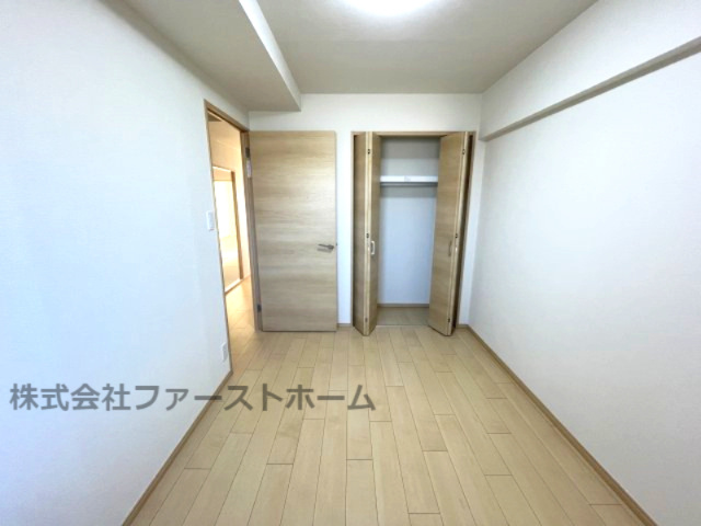 床、壁、建具までリフォーム済です