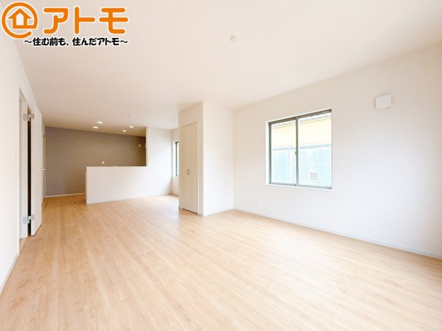 家族団らんのイメージは、リビングを思い浮かべませんか？リビングこそ広々としたお部屋が良いですね♪
