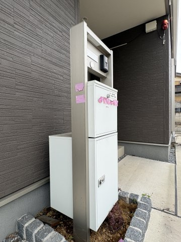 留守の間も荷物が受け取れて便利な宅配ボックス。