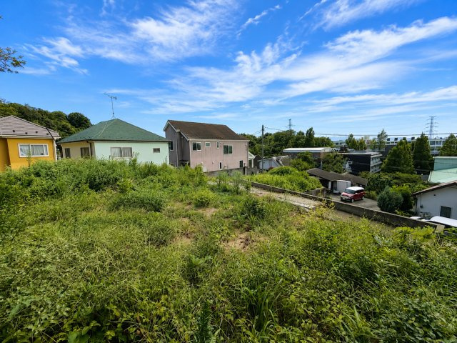 ◆爽やかな青空の下に贅沢なほどに降り注ぐ陽光、豊かな居住性と、クオリティが見事に調和した住空間は、住まうことの喜びを感じさせてくれます。ゆとりある広い敷地で開放的なお住まいです。