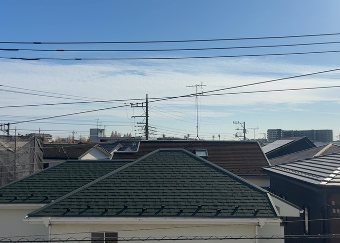 眺望を気にして物件を探す場合、前面に建物が建っていないか現地で確認しましょう！前面に建物があると景色はもちろん、日当たりや風通しにも影響が出てきます。住んだ時のことを想像しながら現地見学をしましょう。