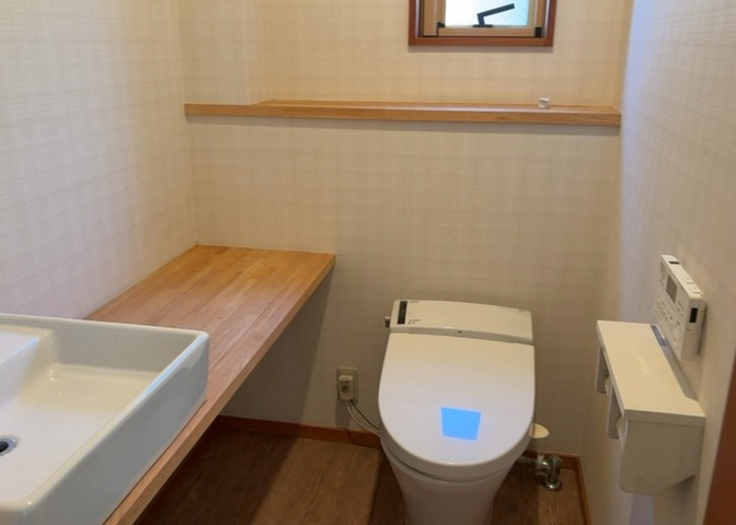 トイレは大きさや形、機能、抗菌性などが異なる多種多彩なタイプが各メーカーから出ています。それぞれに良さがあるため、事前にどういったタイプのトイレがいいのかをご家庭内で決めて、内見に行くといいでしょう。