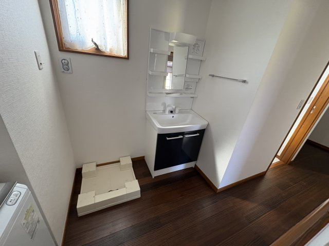 2階　洗面台・洗濯機置き場