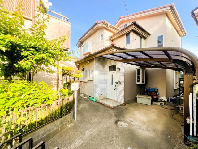 前面道路含む現地写真です