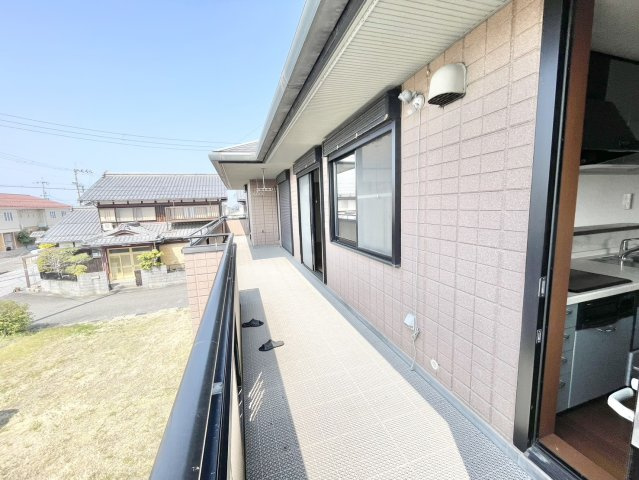 多目的に使える広々ベランダ♪