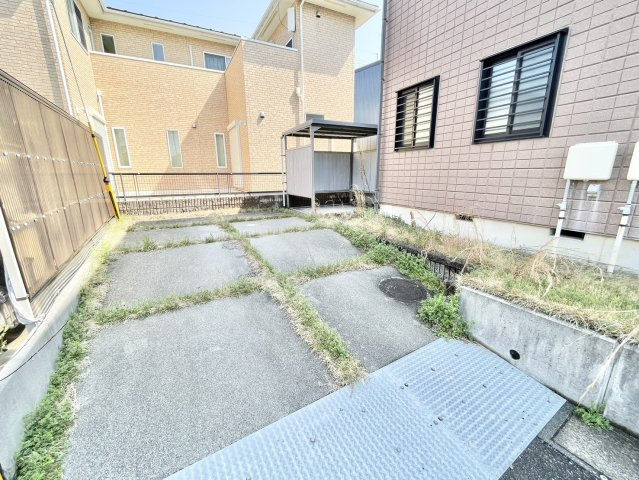 駐車4台以上可☆お車の好きな方におすすめです！