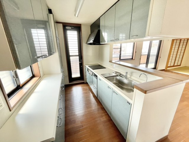 収納豊富な2階キッチン☆