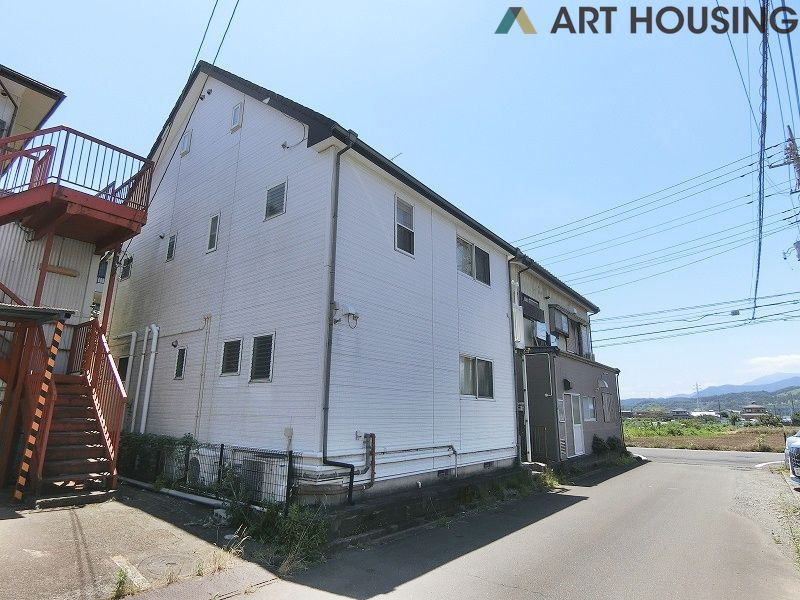 車通りの少ない閑静な住宅街