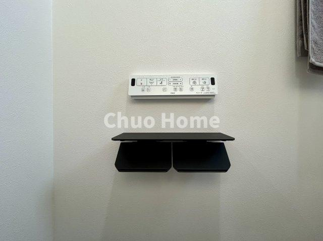 【ウォシュレット】清潔に使いたいお手洗いには最適な設備です。もちろんウォームレットも標準装備です。