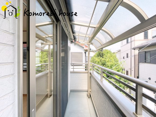 バルコニーからの眺めを楽しみながら食事をしませんか