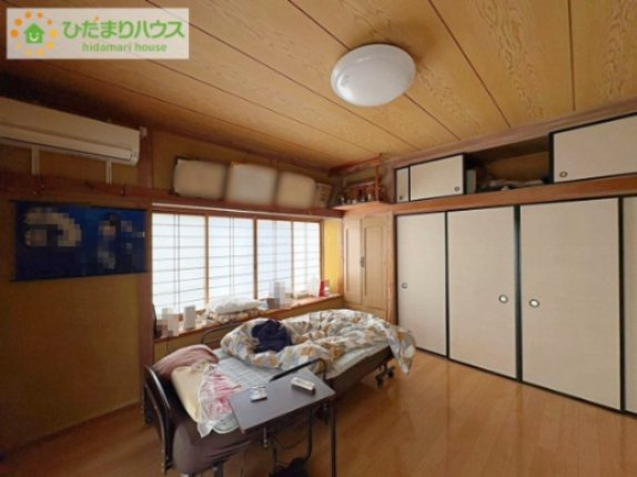 机にベットを置けば子供部屋の完成です！