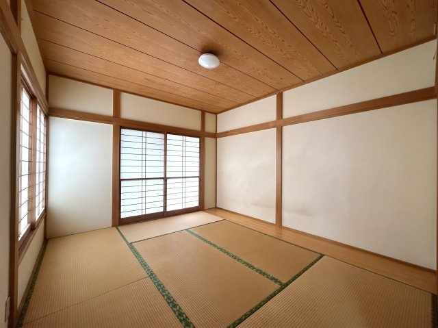 【和室】1階約6.0帖。板の間が美しい木の温もりと安心感を与える和室（CG加工を行っております）