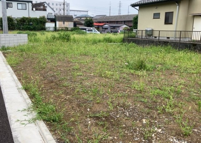 隣家の土地はどうなっているのか、生活利便施設が近くにあるのか、学校まで近いかなど、お客様のライフスタイルにあわせたイメージが重要です。また、近くにあると困る施設が近くにないかも確認するといいでしょう。