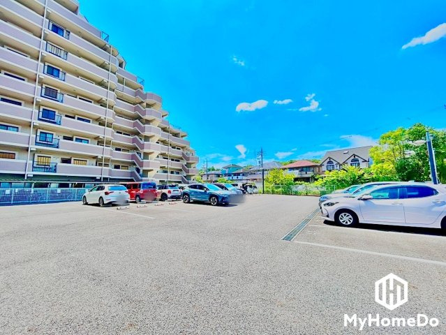 駐車場あり。空き状況につきましてはお気軽に弊社までお問い合わせください。