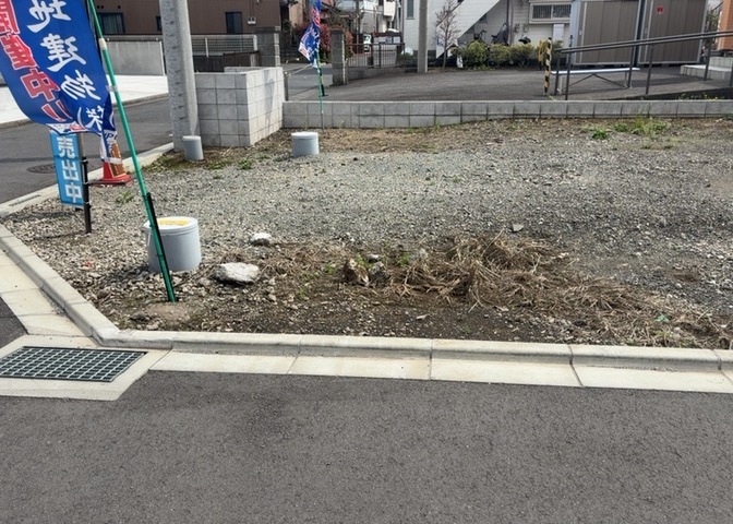 家を建てる前提で土地を探している場合、地盤の丈夫さは譲れない条件の一つです。地盤が脆弱だと追加工事が必要となります。また、過去に地盤沈下や液状化現象を起こした土地は、できるだけ避けた方がいいでしょう。