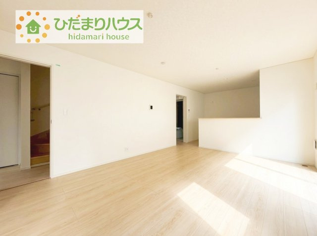 早くお仕事終わらせて、家に帰りたくなるようなリビングです(^^♪