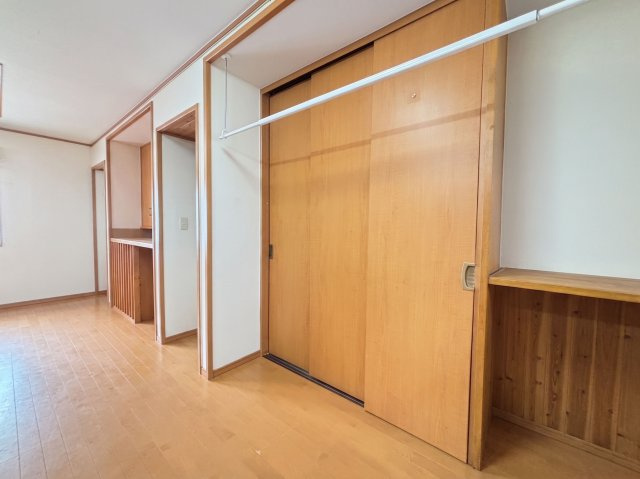 ホスクリーンで室内干しも快適。（CG加工で家具消しを行っています）