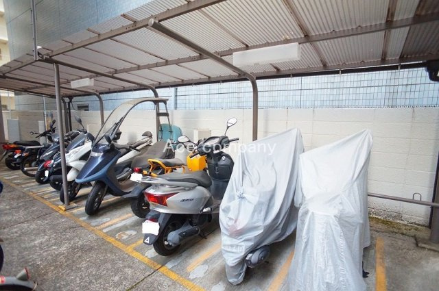 【バイク置場】