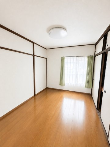 ◆柔らかい陽光が差し込む明るいお部屋を演出する設計。彩光の取れる窓が気持ちの良いお部屋を創り上げます。　