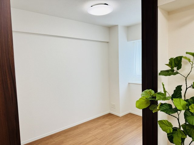 ～リビングに隣接している5.5帖の洋室です～