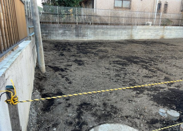 土地を買う際、住む地域の自治体や福祉の補助制度にも注目してみましょう。子供や老人の医療補助やゴミ出しのルールなど、自治体によってルールに大きな違いがあるため、暮らしやすい土地で判断するとよいでしょう。