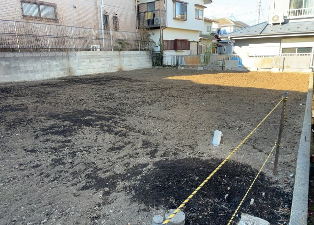 隣家の土地はどうなっているのか、生活利便施設が近くにあるのか、学校まで近いかなど、お客様のライフスタイルにあわせたイメージが重要です。また、近くにあると困る施設が近くにないかも確認するといいでしょう。