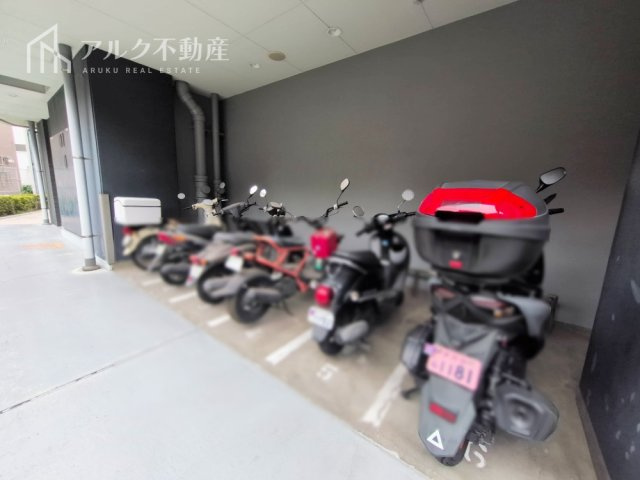 バイク置き場