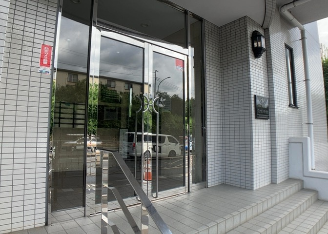 マンションのエントランスには、もともと風よけや防犯の役割がありますが、マンションによって宅配ボックスなどの設備が備わっている所もあります。日々の生活をイメージしながら生活しやすさをチェックしましょう。