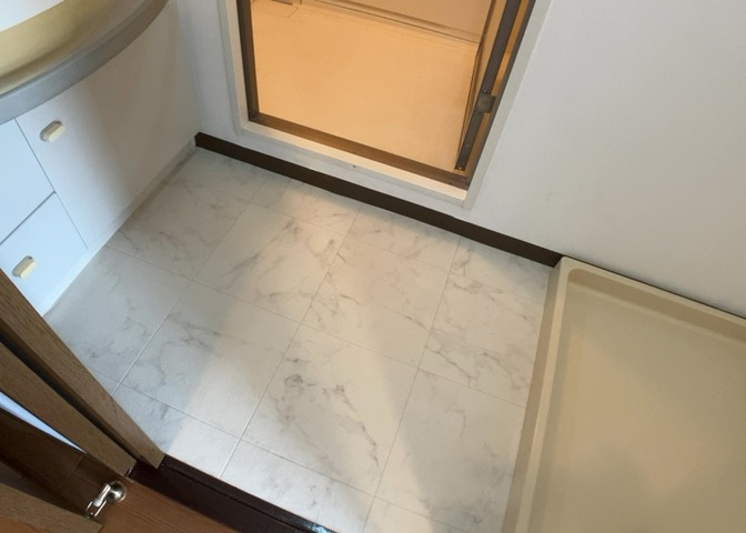 洗面脱衣所は「体を綺麗に整える場所」という目的と役割を持っています。そして便利で使い勝手のいい「体を綺麗に整える場所」にするためには、配置や動線、照明や収納計画をしっかりと検討しておく必要があります。