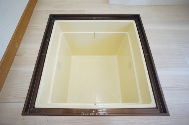 洗面室には床下収納♪