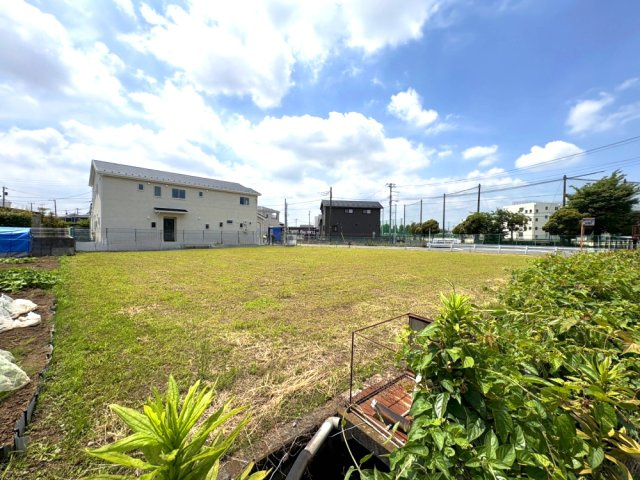 武里西小学校まで徒歩約9分(650ｍ)、春日部南中学校まで徒歩約4分(260ｍ)でお子様の通学も安心