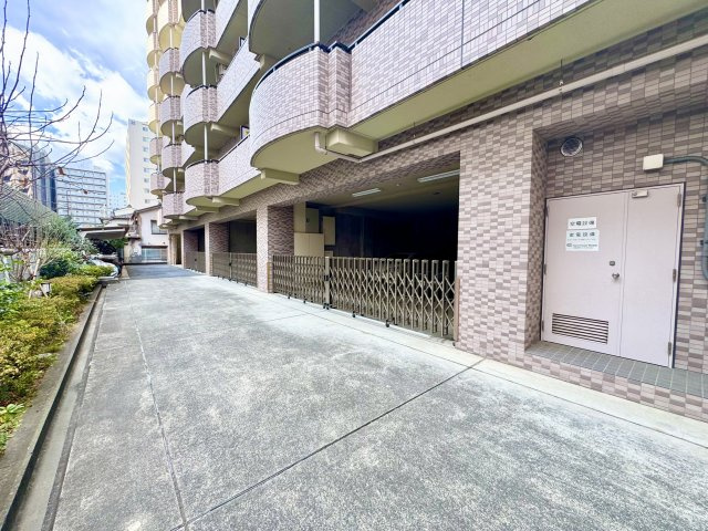 駐車場入り口です。